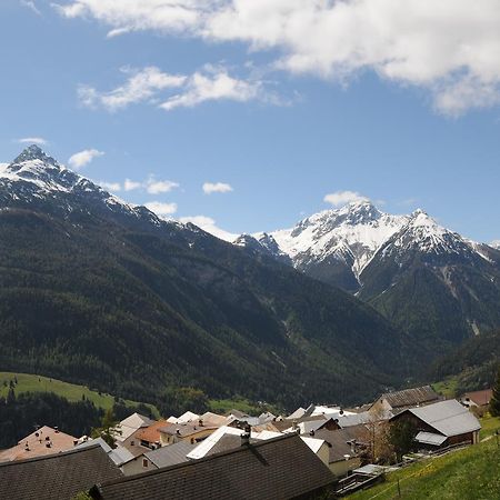 Ferienwohnung Caviezel Tschlin Esterno foto