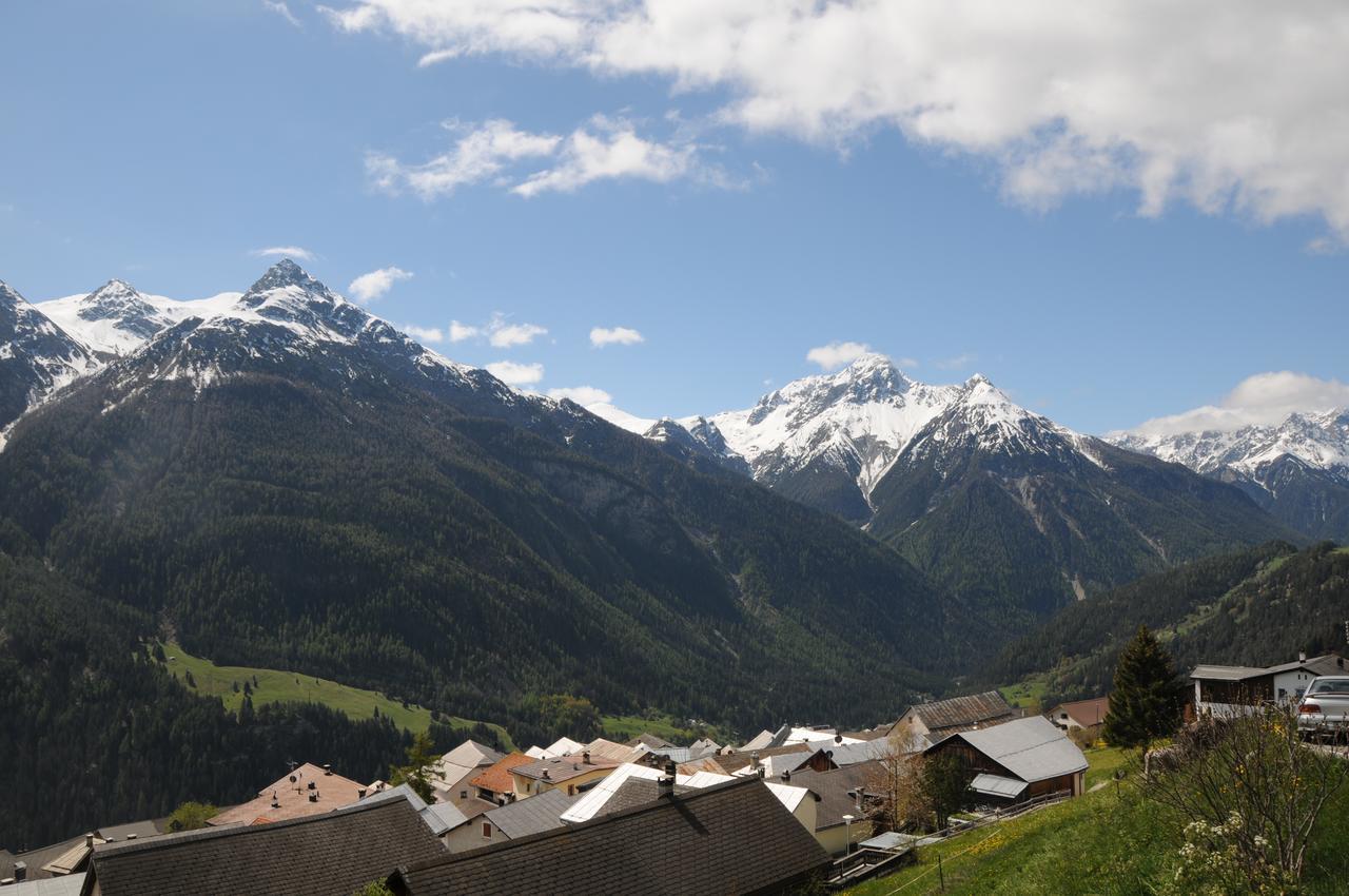Ferienwohnung Caviezel Tschlin Esterno foto